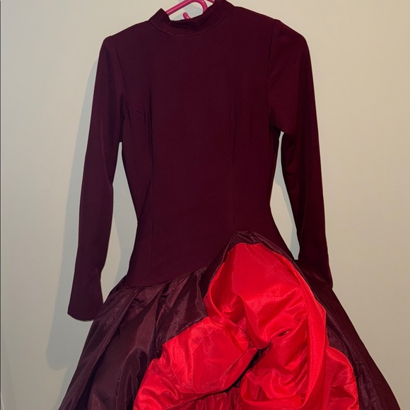 Elegant Burgundy and Red Gown XS - Picture 8 of 10